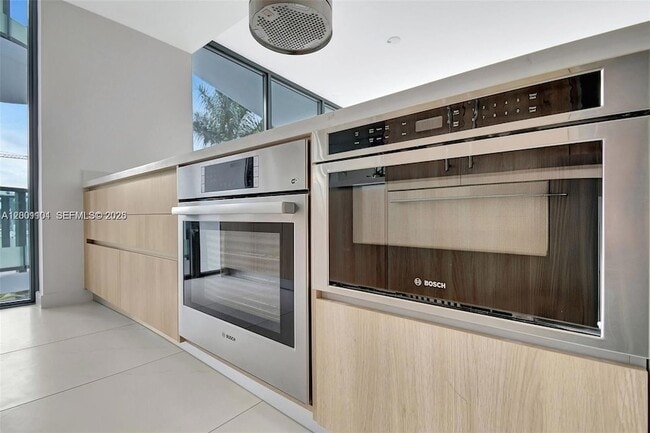 Photo - 9901 W Bay Harbor Dr Apartment