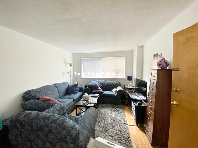 Foto del edificio - 216 Parker Hill Ave