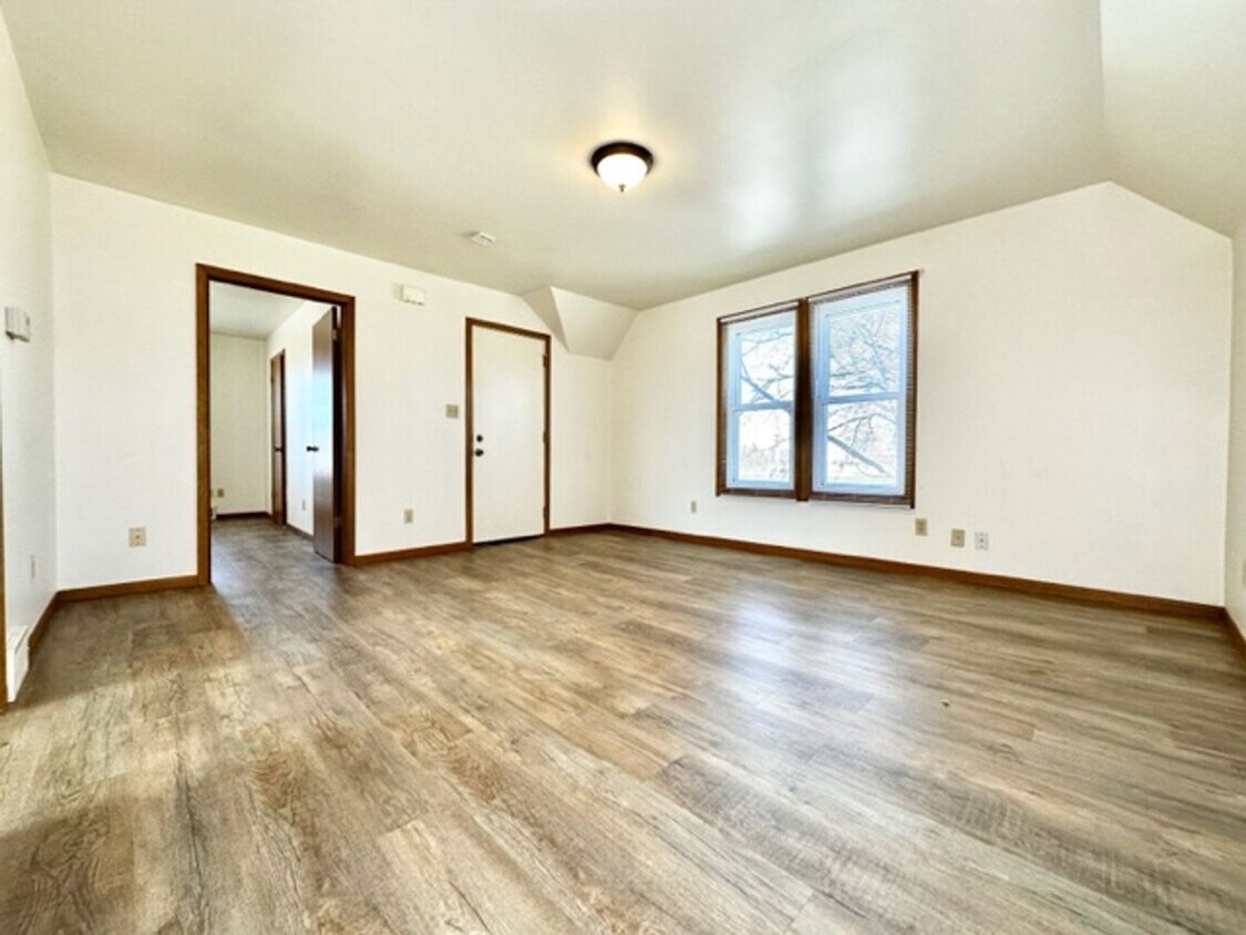 Primary Photo - 3105 Mero St - Duplex