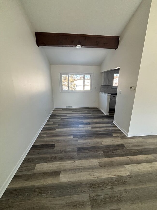 Foto del edificio - 4 Bed / 2 Bath – Fully Rehabbed Home with 2.5-Car Garage & Large Yard!