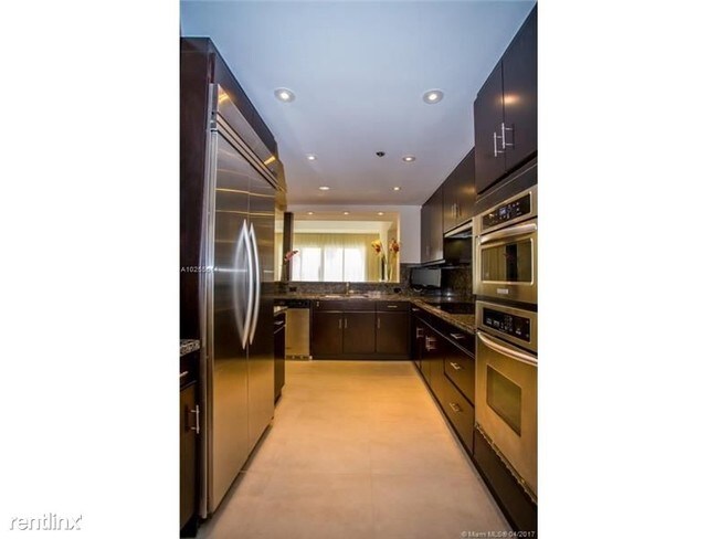 Building Photo - 2442 Fisher Island Dr