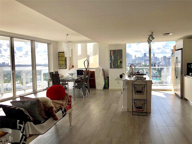 Building Photo - 4250 Biscayne Blvd