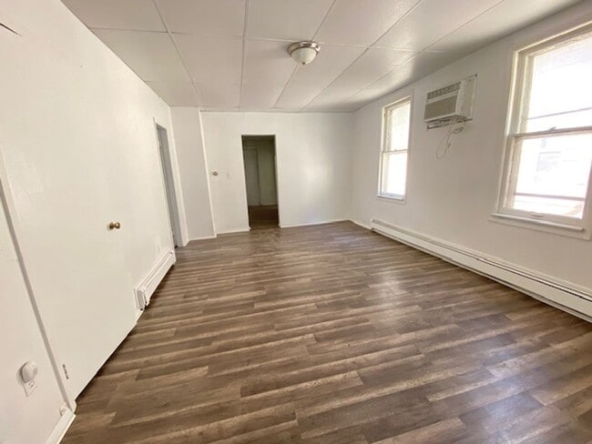 Foto del edificio - 3714 E 50th St