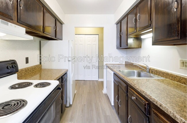 Building Photo - 10033 Groh Rd