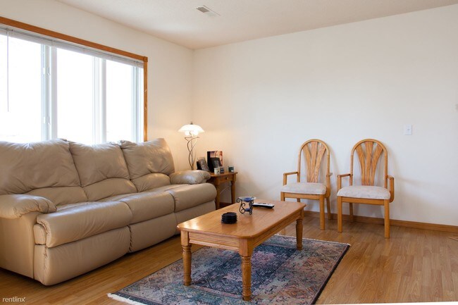 Building Photo - 3 br, 1.5 bath  - 1519 Summit St 1511