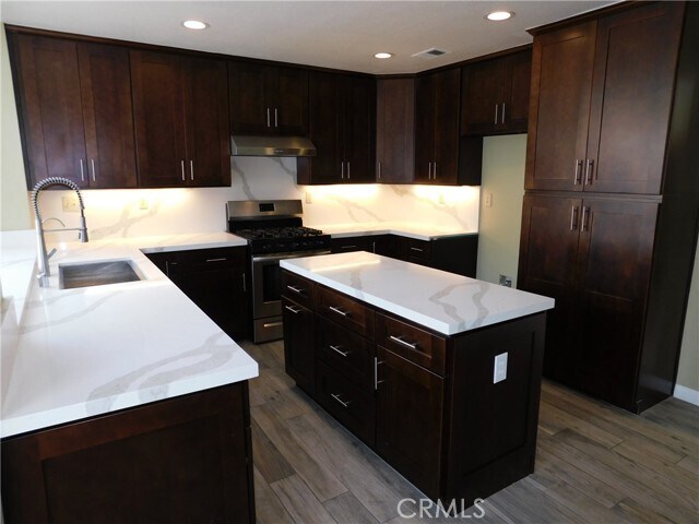 Foto del edificio - 2180 Hedgerow Ln