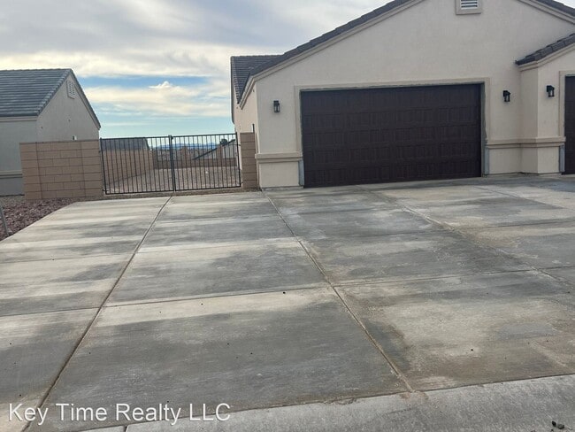 Building Photo - 3 br, 2 bath House - 2228 Hammer Ln