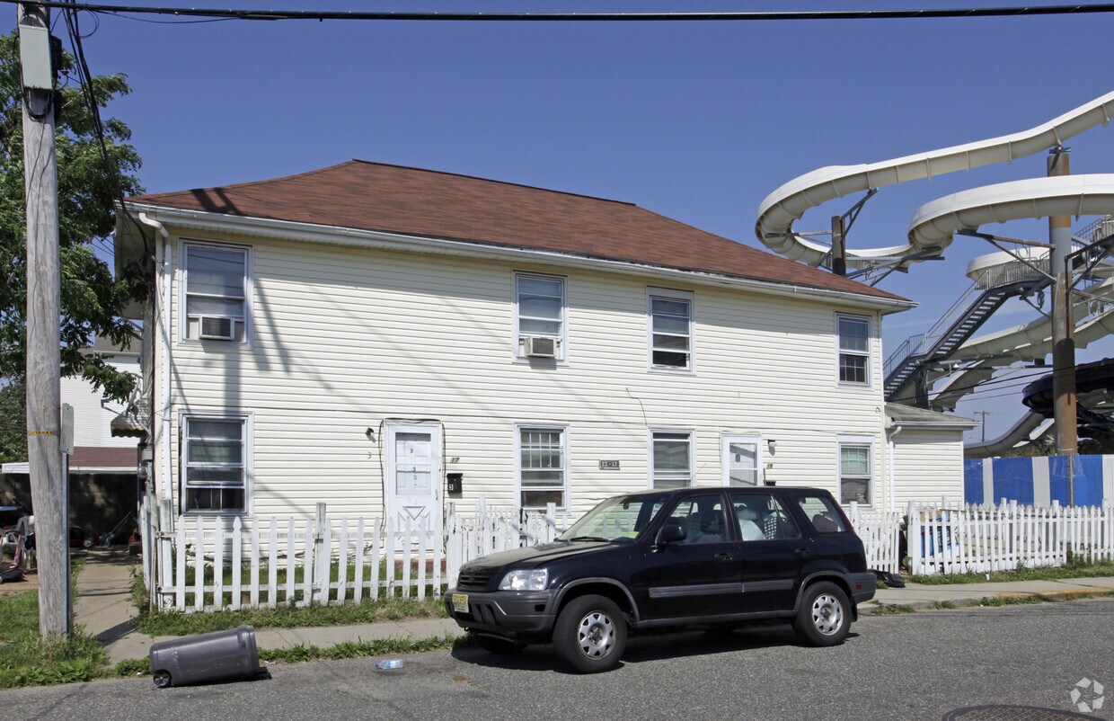 Foto del edificio - 15-17 Highland Ave