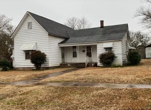 Building Photo - 200 N Express St