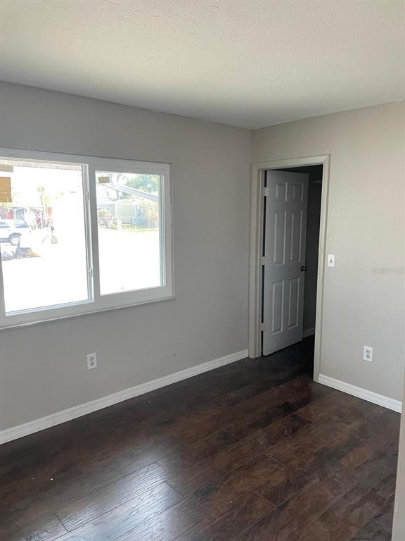 Foto del edificio - 8765 Gaillard Ave