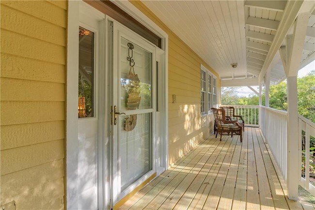 Building Photo - 3860 NE Cheri Dr