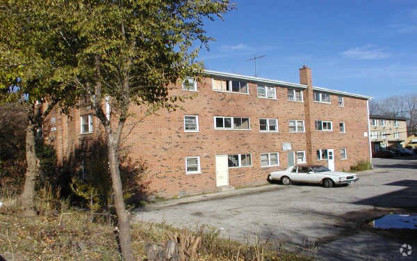 Primary Photo - 14019 S School St
