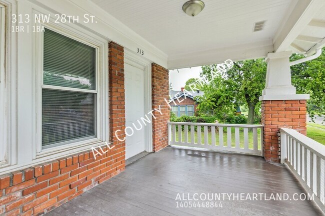 Foto del edificio - 313 NW 28th St