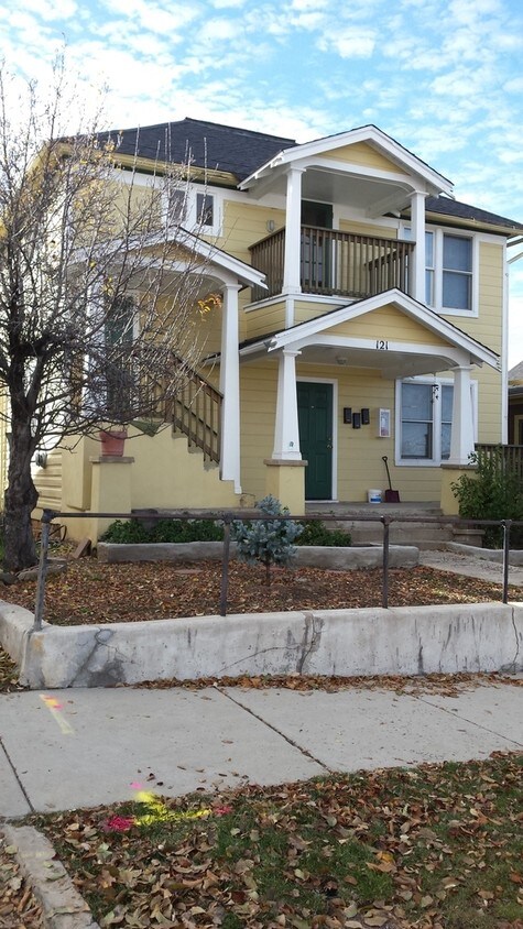 Foto del edificio - 121 W Carleton Street