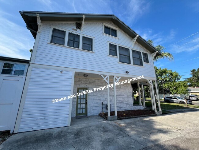 Building Photo - 1 Bed/1 Bath - Unit 12
