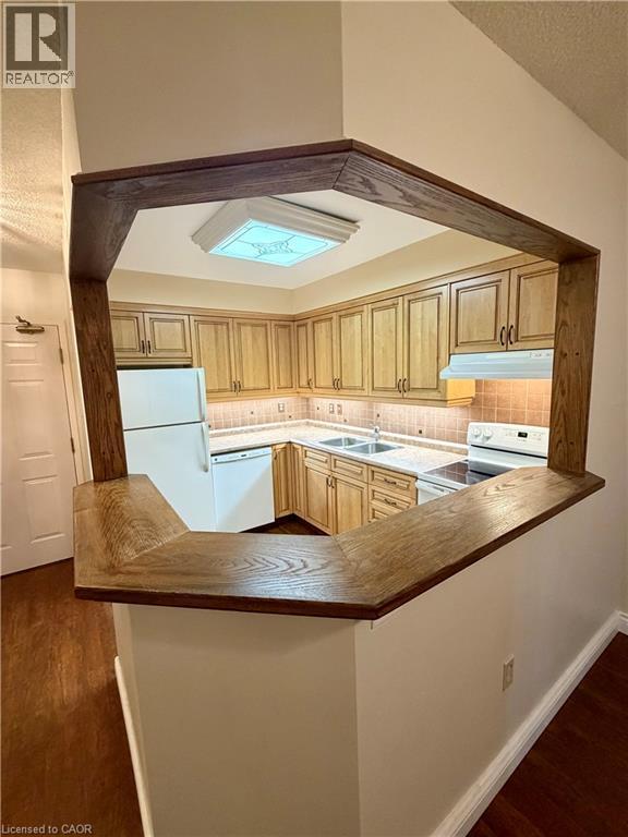 Photo du bâtiment - 1270 Maple Crossing Blvd