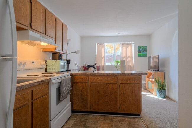 Interior Photo - 203-209 Tee St