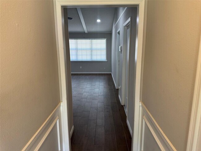Foto del edificio - 1904 Lazy Creek Ln