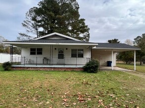 Building Photo - 1020 Fairground Rd