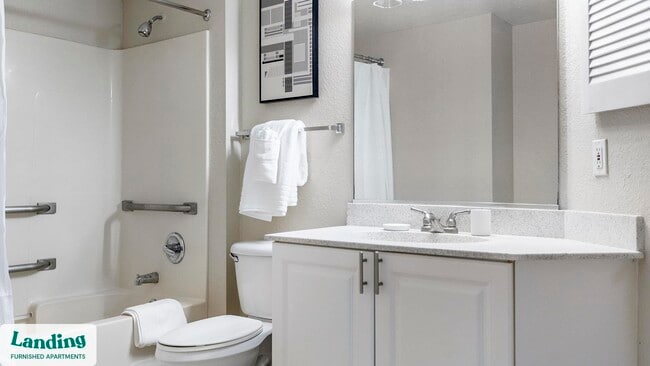 Building Photo - 3695 Island Club Dr