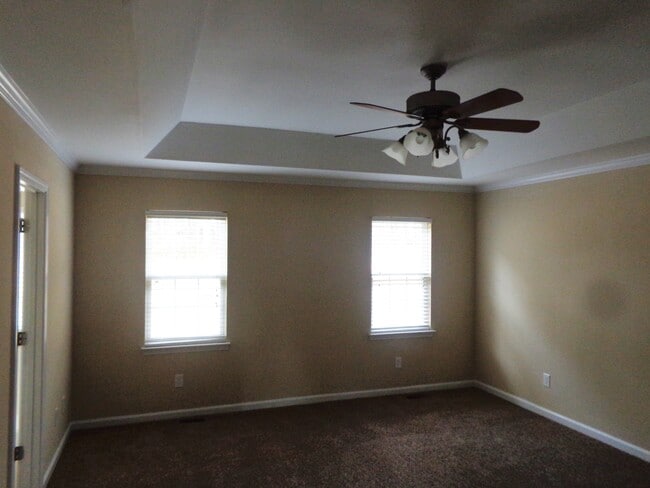 Building Photo - 122 Tanager Ln