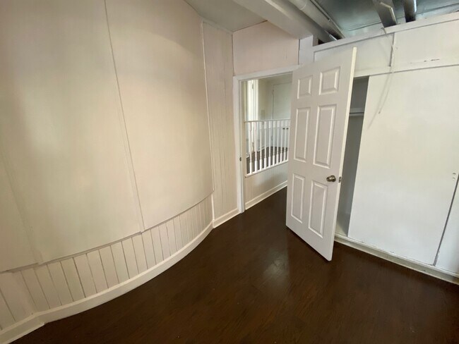 Foto del edificio - 2548 W Fitch Ave