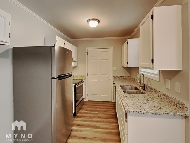 Building Photo - 5406 S New Hope Rd