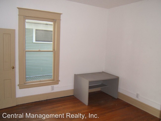 Building Photo - 613 N Lafayette Blvd