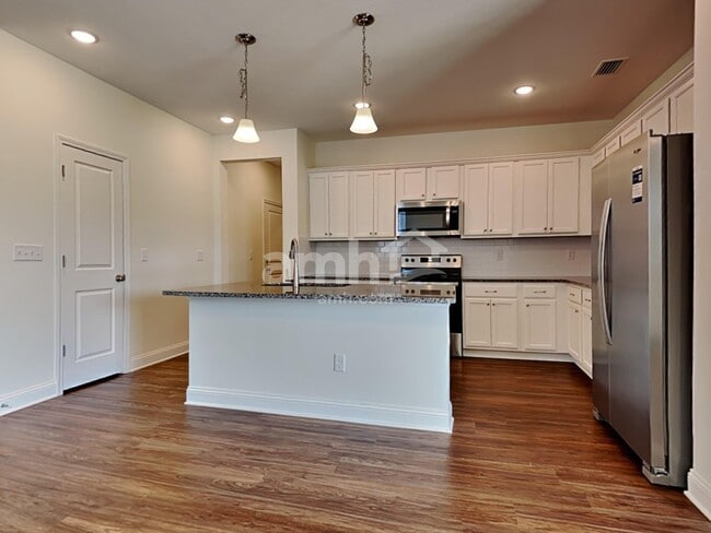 Building Photo - 94 Olivewood Pl