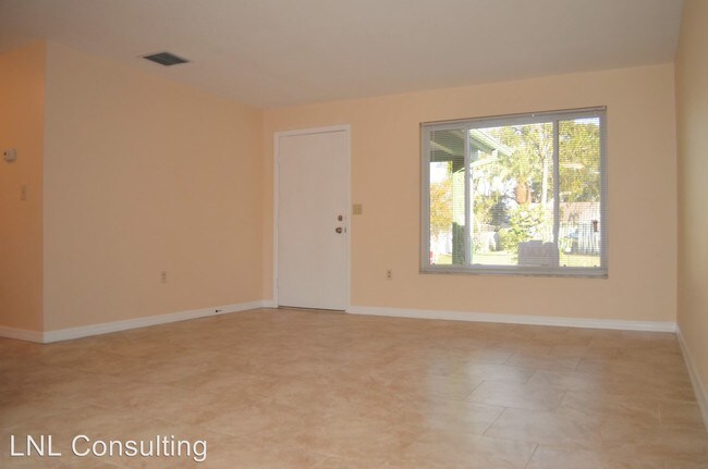 Building Photo - 3 br, 2 bath House - 7442 Como Dr