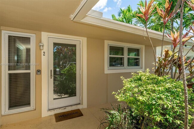 Building Photo - 2717 SW 46th St
