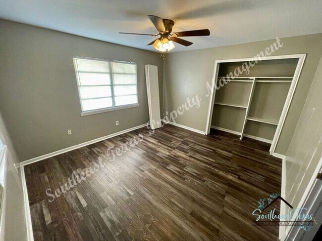 Building Photo - 3747 Charles