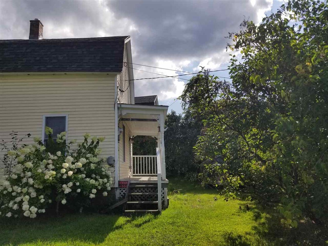 Primary Photo - 28 Acre Dr