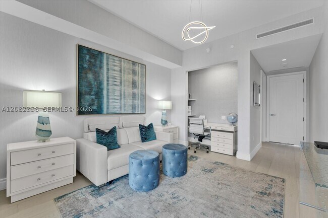 Building Photo - 17901 Collins Ave