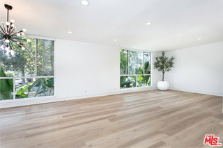 Building Photo - 301 Rexford Dr