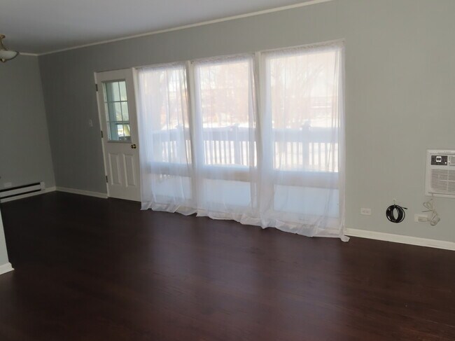 Foto del edificio - 2204 Arbor Cir