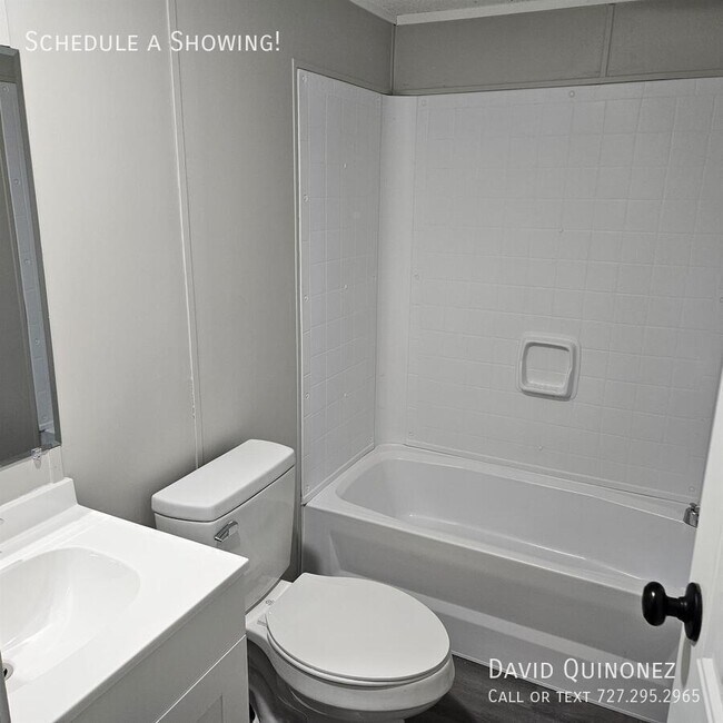 Building Photo - 2737 W Washington Center Rd