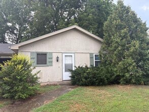 Building Photo - 3516 Kendale Dr