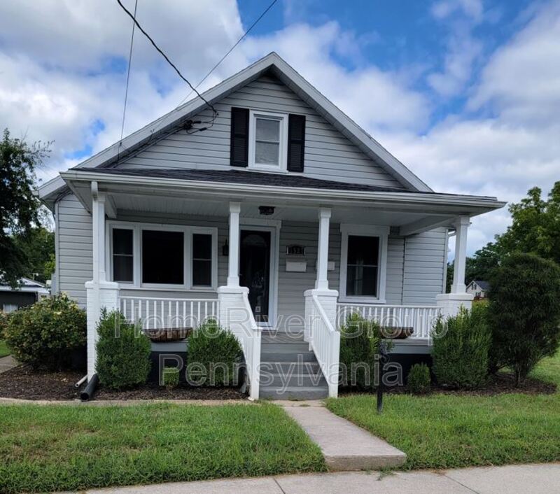 Primary Photo - 1527 E Caracas Ave