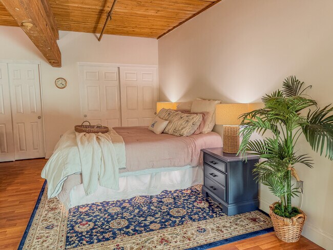 Foto del edificio - 494 Woonasquatucket Ave