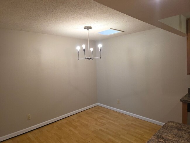 Building Photo - 1 Bed 1 Bath Near Downtown