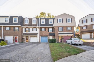 Building Photo - 127 Sutcliffe Ln
