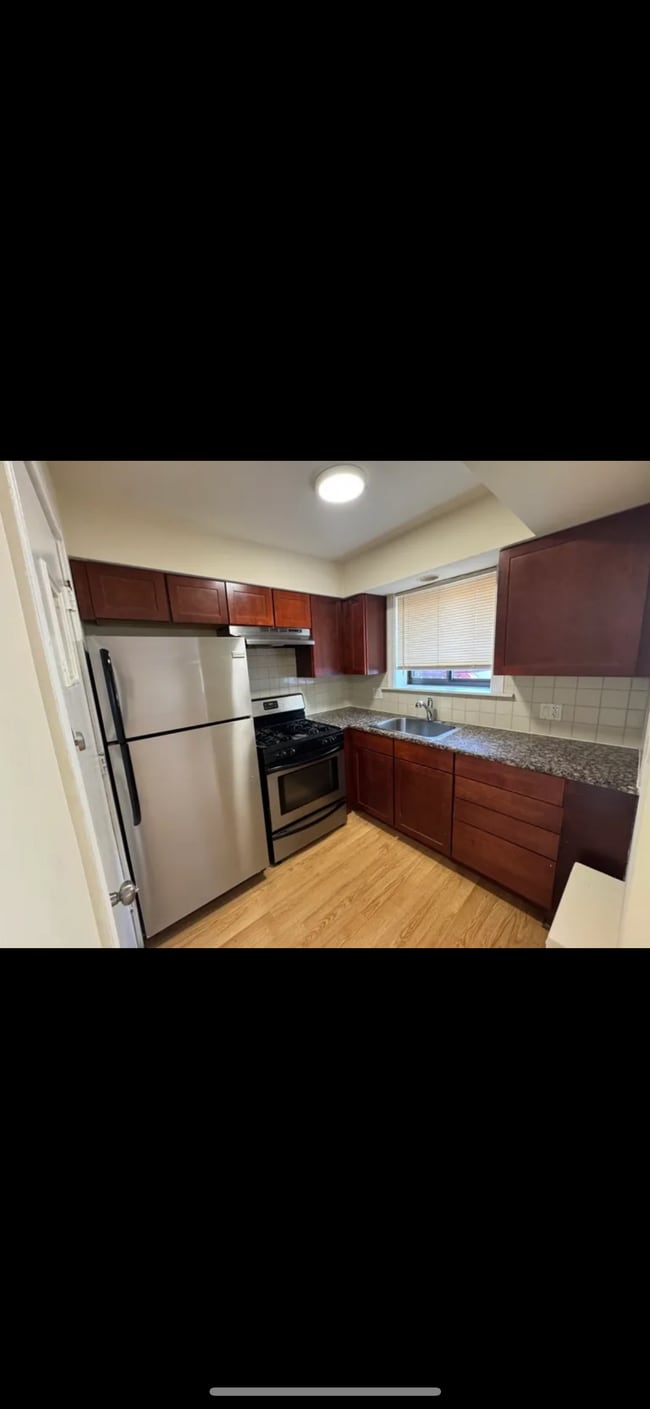 Foto del edificio - 2704 W Lunt Ave