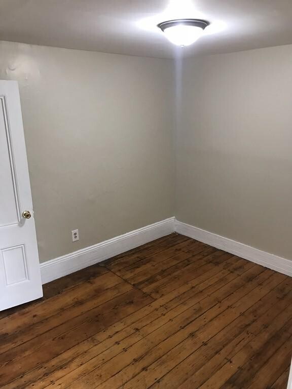 Las imágenes son muestras representativas de la unidad anunciada. Las unidades reales mostradas durante los recorridos pueden variar. - 1 Terrace Pl