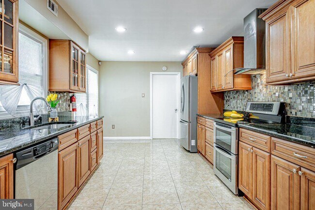 Foto del edificio - 9 Emerald Ct