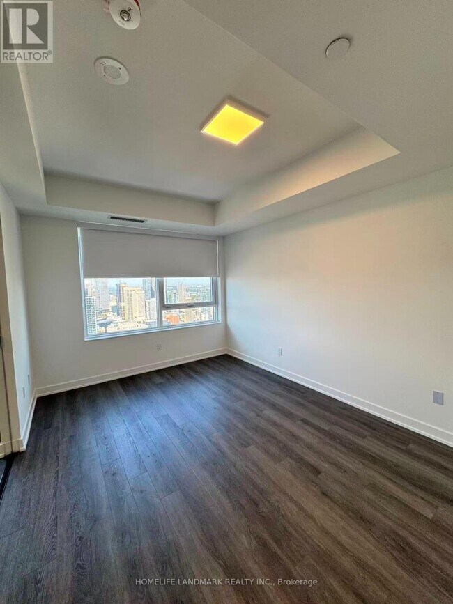 Building Photo - 609 Sherbourne St