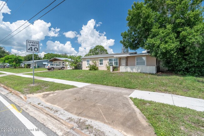 Building Photo - 2512 Sarno Rd