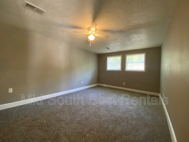 Foto del edificio - 1284 Old Hickory Rd