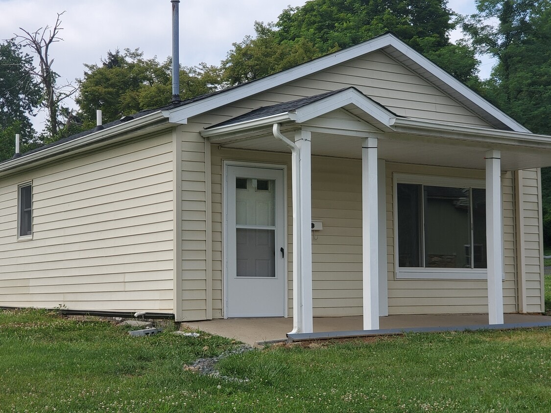 Sm cottage no pets no smoking.. ex credit/bkg - 4020 Bay Rd