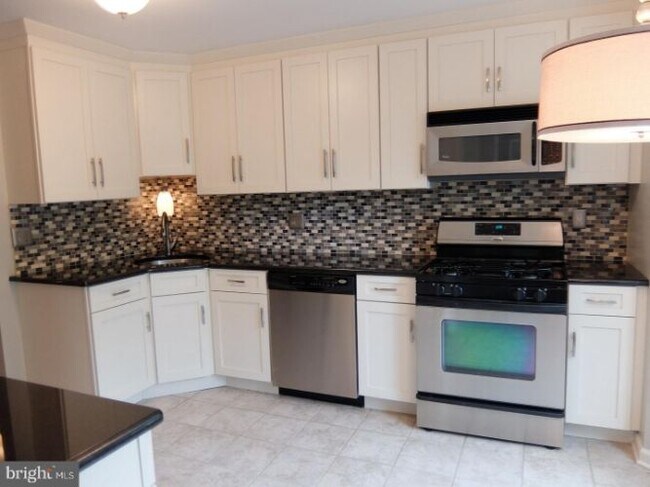 Foto del edificio - 307 Trinity Ct